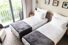 connecting_family_room_with_partial_sea_view9